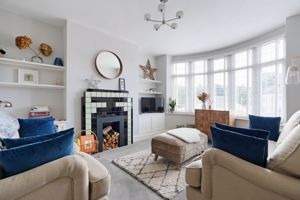 Furniss Avenue Dore